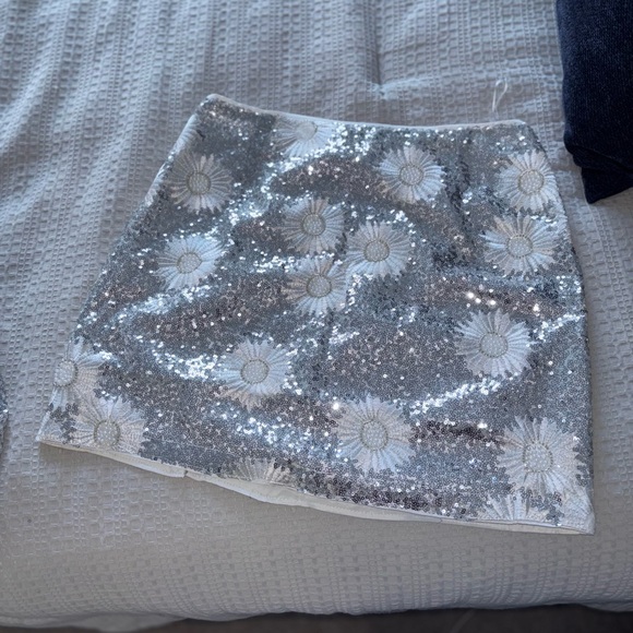 12th tribe skirt NEVER worn!! - Picture 2 of 3